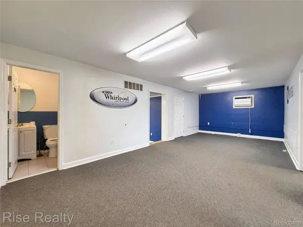 2447 E Judd RD #A, Burton, MI 48529