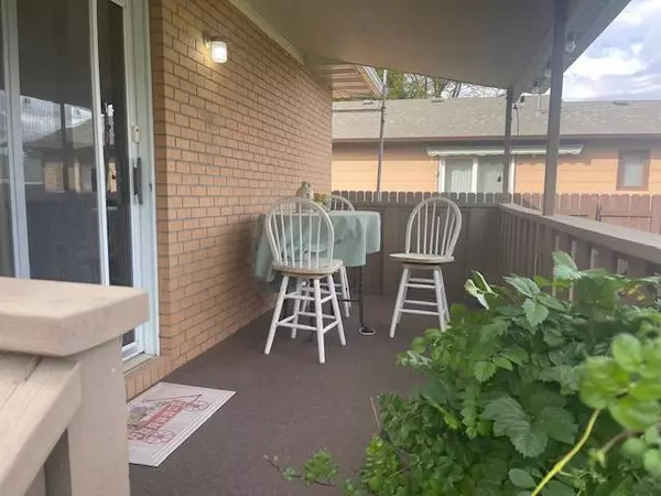 1037 Cottonwood Drive, Wray, CO 80758