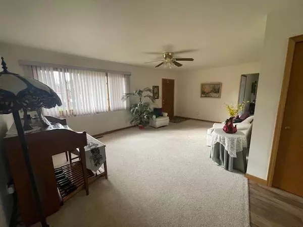 1037 Cottonwood Drive, Wray, CO 80758