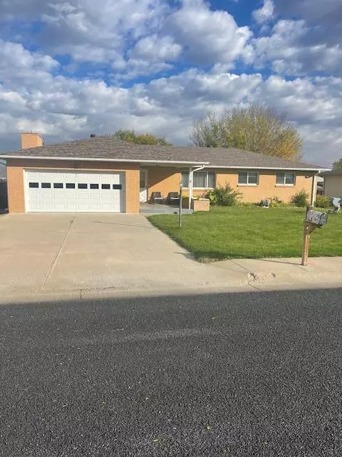 1037 Cottonwood Drive, Wray, CO 80758