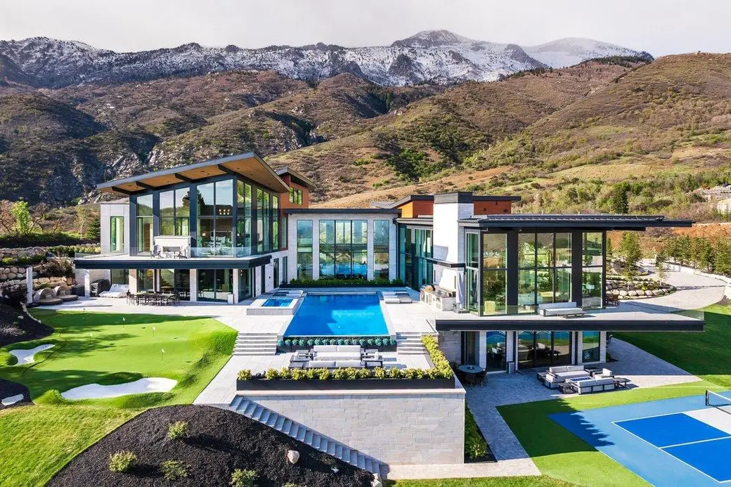 Conviene comprar terreno y construir en Utah County o comprar una casa terminada