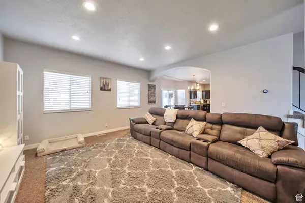 6081 W HAVEN RIDGE WAY N, West Valley City, UT 84128