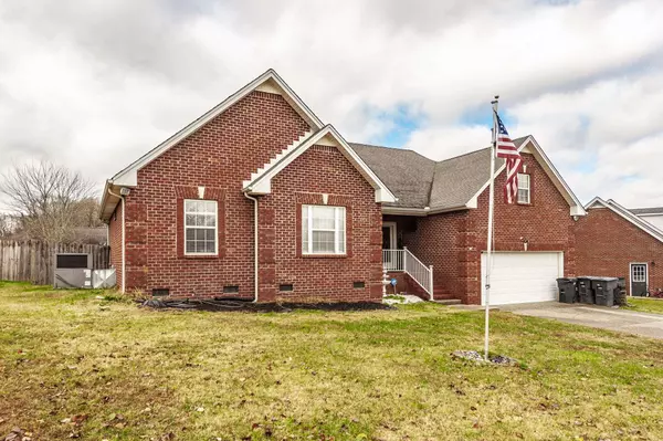 446 Robins Trl, Westmoreland, TN 37186