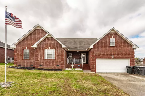 446 Robins Trl, Westmoreland, TN 37186