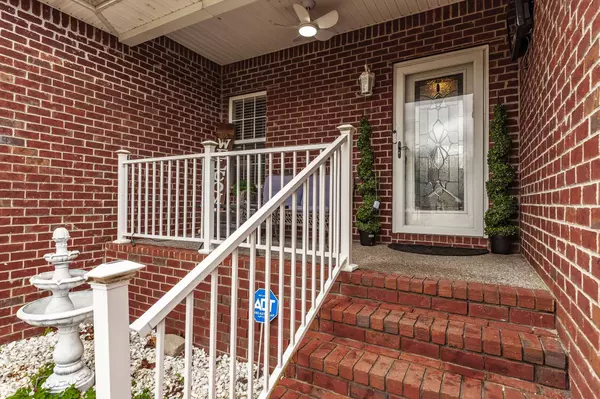 446 Robins Trl, Westmoreland, TN 37186