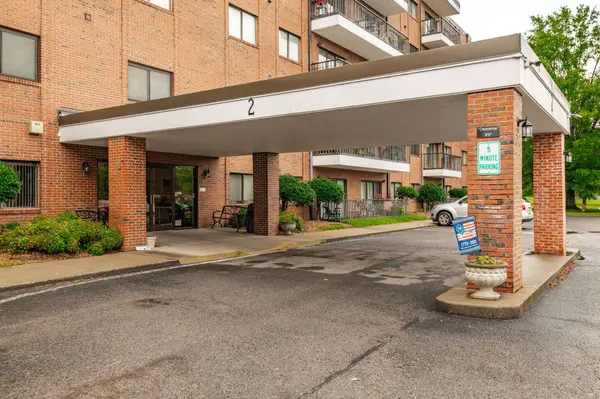 200 Sanders Ferry Rd #2408, Hendersonville, TN 37075