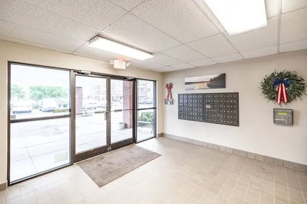 200 Sanders Ferry Rd #2408, Hendersonville, TN 37075