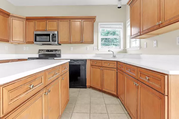 1695 KINGS POND CV, Memphis, TN 38016