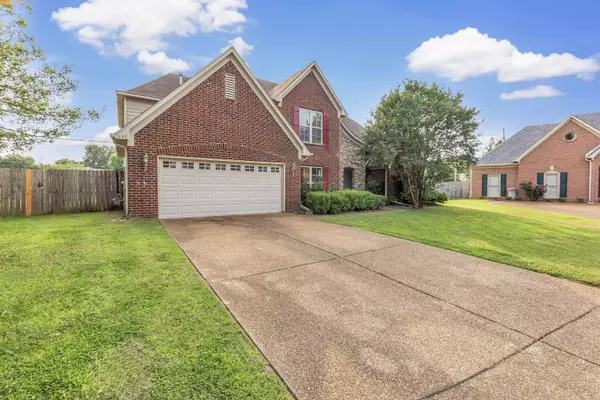 1695 KINGS POND CV, Memphis, TN 38016