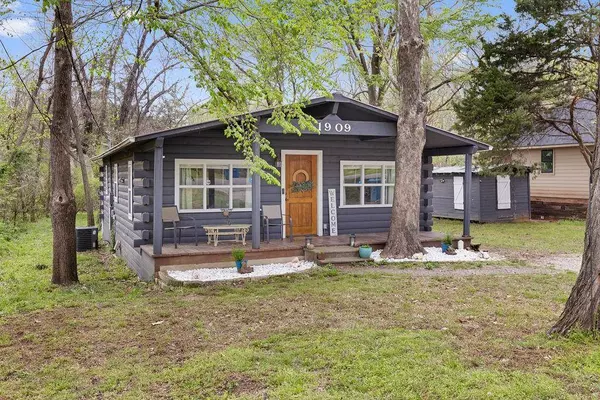 1909 S Lamar Avenue, Denison, TX 75021