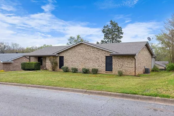 3014 Jennifer Avenue, Denison, TX 75020