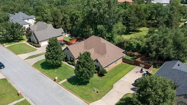 2110 Park Ridge, Denison, TX 75020