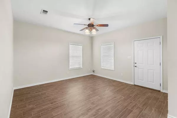 811 W Woodard Street, Denison, TX 75020