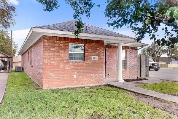 811 W Woodard Street, Denison, TX 75020