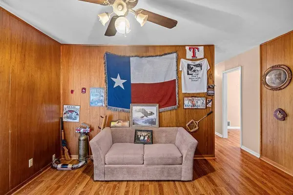 2022 Jerry Avenue, Denison, TX 75020