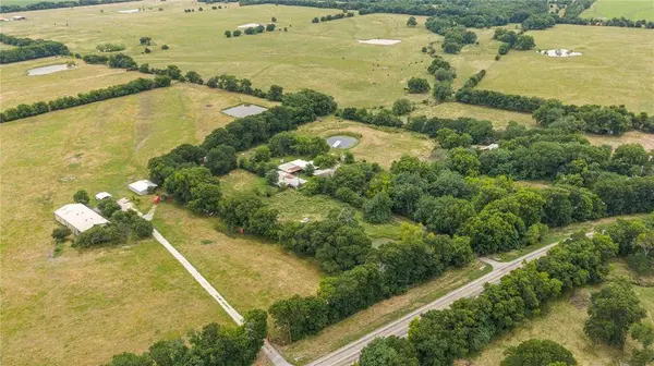 8677 S Fm 898, Whitewright, TX 75491