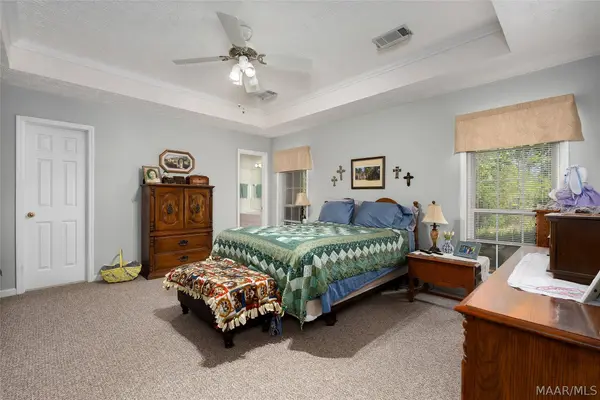 1625 Northpointe DR, Deatsville, AL 36022