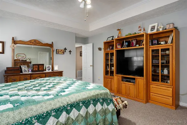 1625 Northpointe DR, Deatsville, AL 36022