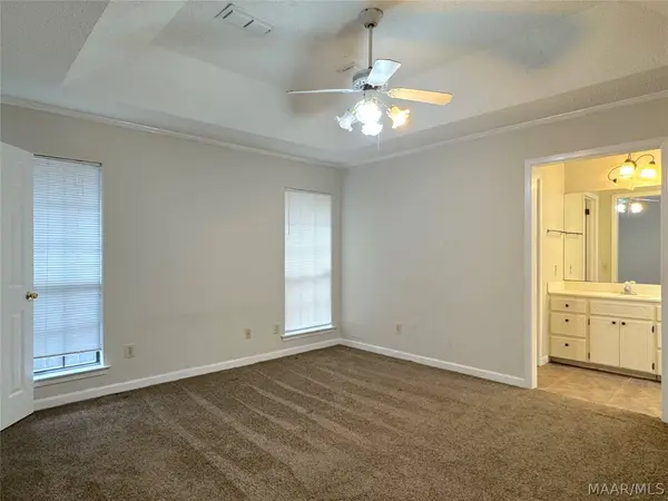 1056 Countryside LN, Montgomery, AL 36117