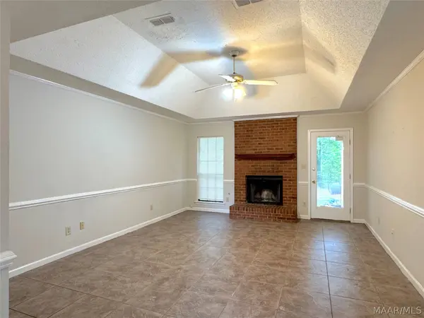 1056 Countryside LN, Montgomery, AL 36117