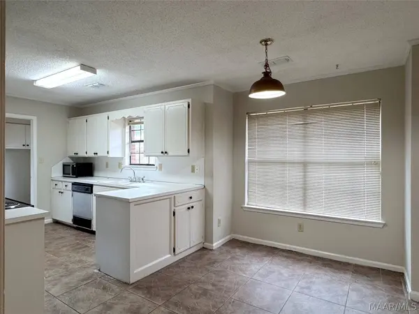 1056 Countryside LN, Montgomery, AL 36117