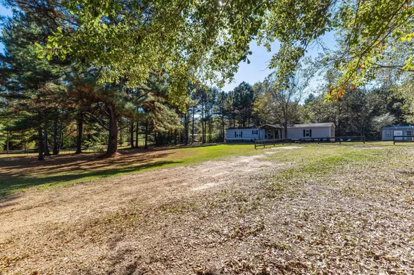 15 Double R Ln., Columbia, MS 39429