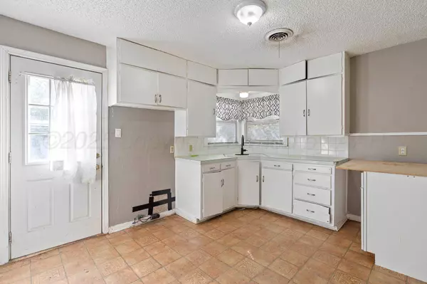 4243 SW 14TH AVE, Amarillo, TX 79106