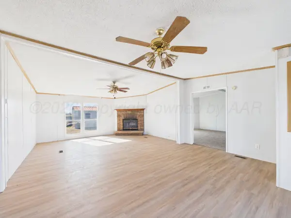 1501 CLAUDE RD, Amarillo, TX 79118