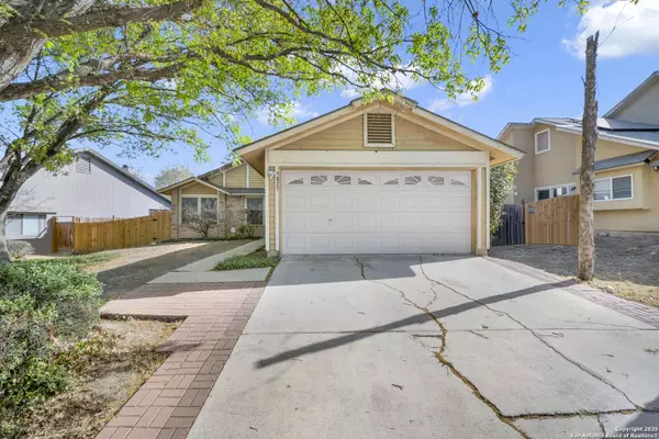 9827 Sugarloaf Dr, San Antonio, TX 78245