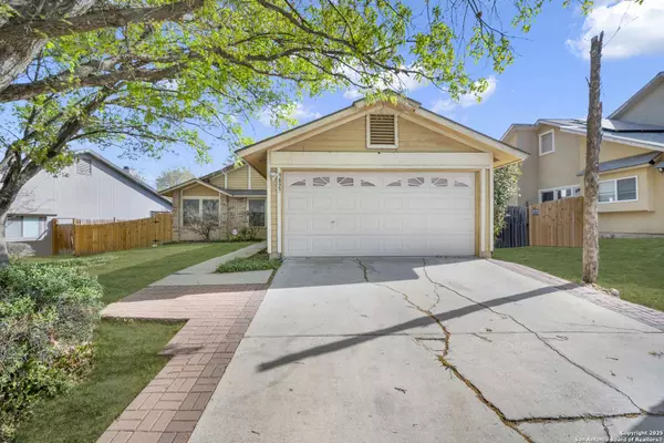 9827 Sugarloaf Dr, San Antonio, TX 78245