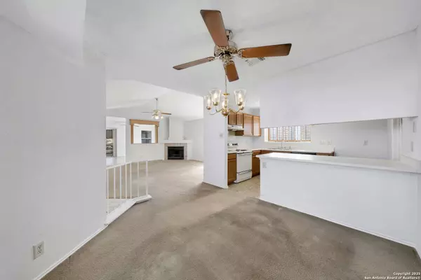 9827 Sugarloaf Dr, San Antonio, TX 78245