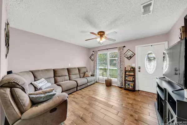 8239 Glen Lark, San Antonio, TX 78239