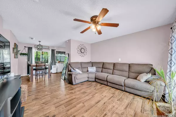 8239 Glen Lark, San Antonio, TX 78239