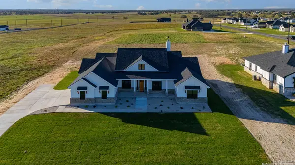 162 Estates Dr, La Vernia, TX 78121