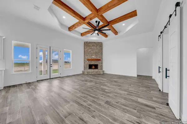 162 Estates Dr, La Vernia, TX 78121