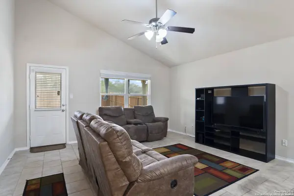 1735 Emerald Edge, San Antonio, TX 78245