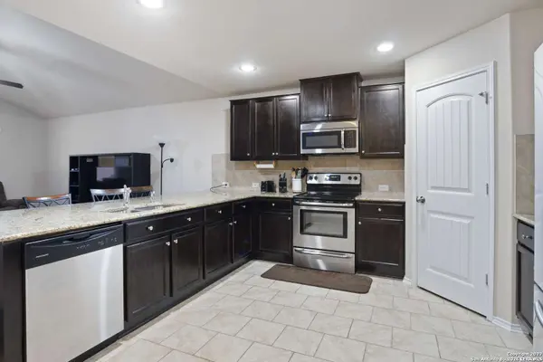 1735 Emerald Edge, San Antonio, TX 78245
