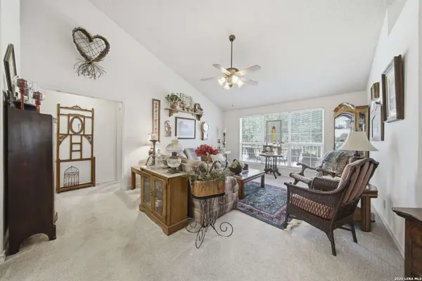927 Lightstone Dr, San Antonio, TX 78258
