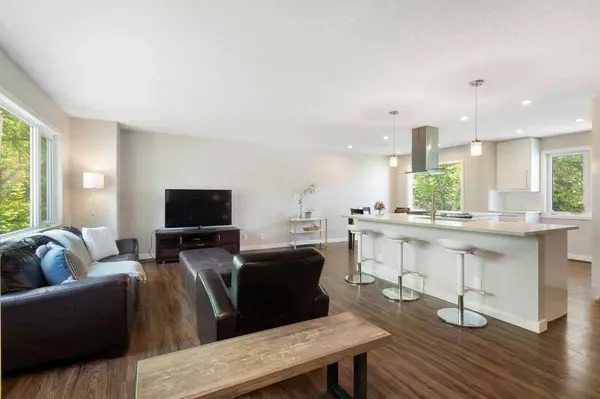 3123 Brentwood BLVD NW, Calgary, AB T2L 1L9