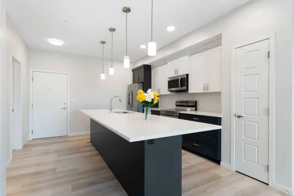200 S Harvest Hills PL NE #305, Calgary, AB T3K 2N3