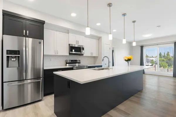 200 S Harvest Hills PL NE #305, Calgary, AB T3K 2N3