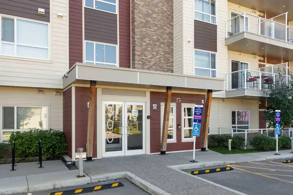 300 Harvest Hills PL NE #402, Calgary, AB T3K 2P4
