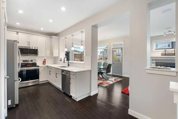 20 Evanswood CIR NW, Calgary, AB T3P 0K1