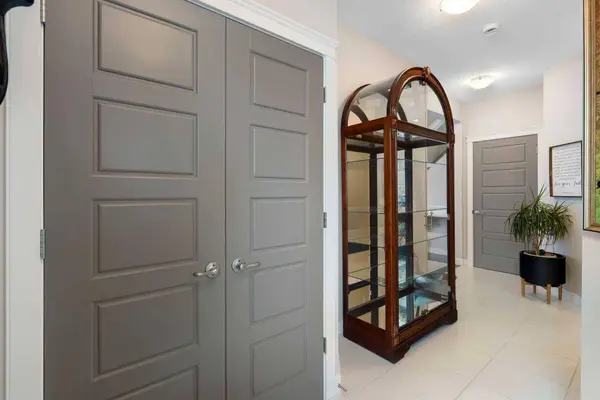 20 Evanswood CIR NW, Calgary, AB T3P 0K1