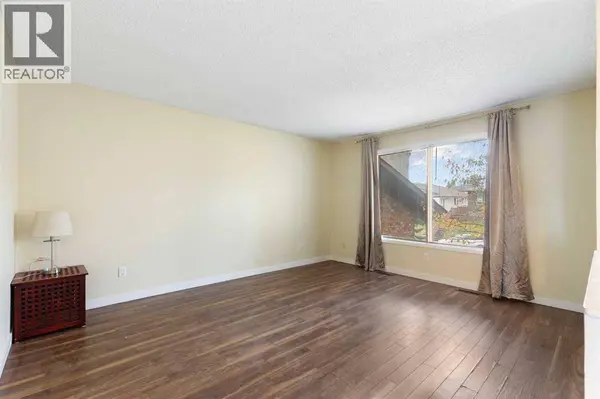 20 Dalhousie Crescent NW, Calgary, AB T3A2H8