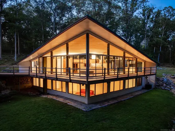 44 Benedict Hill Road, New Canaan, CT 06840