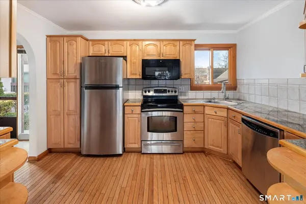 135 Courtland Avenue #APT 13, Stamford, CT 06902