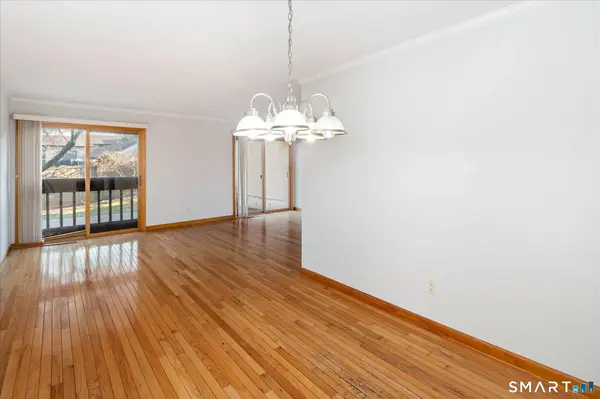 135 Courtland Avenue #APT 13, Stamford, CT 06902