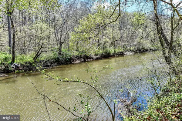 7809 LAKE DR, Manassas, VA 20111