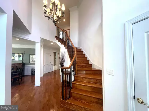 43961 RIVERPOINT DR, Leesburg, VA 20176